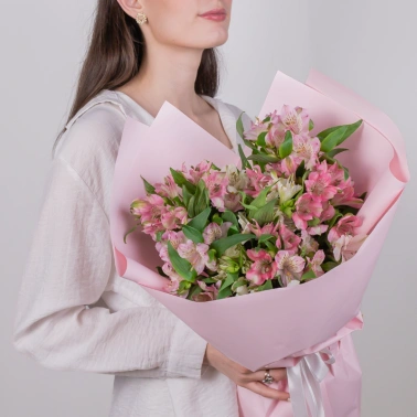 Букет «Нежность альстромерий» - М ( 35 см ) 15 шт