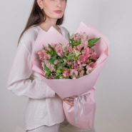Букет &laquo;Нежность альстромерий&raquo; - М ( 35 см ) 15 шт