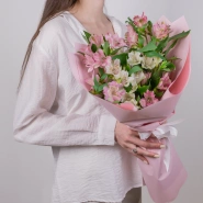 Букет &laquo;Нежность альстромерий&raquo; - S ( 20 см ) 7 шт