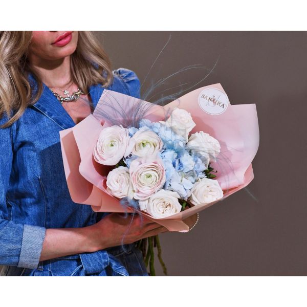 Букет «Поцелуй принцессы» - M (30см)