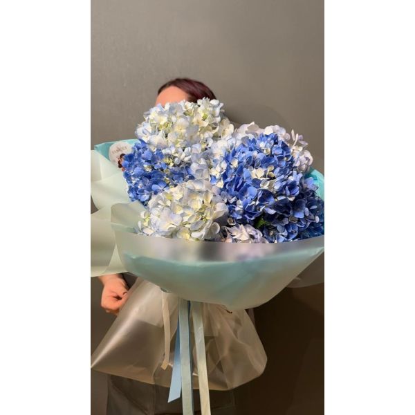 Букет из 7 голубых гортензий  - L (40см)