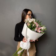Букет из 9 альстромерий